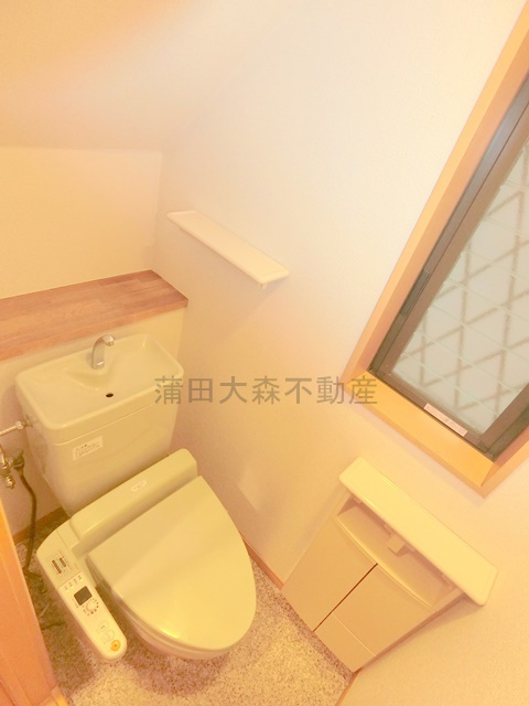池上7丁目戸建のトイレ|温水洗浄便座付きトイレ　1階と２階にトイレあり