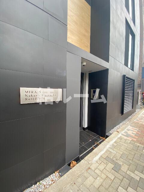 中野区江原町２丁目の賃貸マンションのエントランス