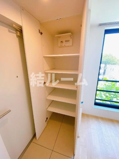 中野区江原町２丁目の賃貸マンションの玄関