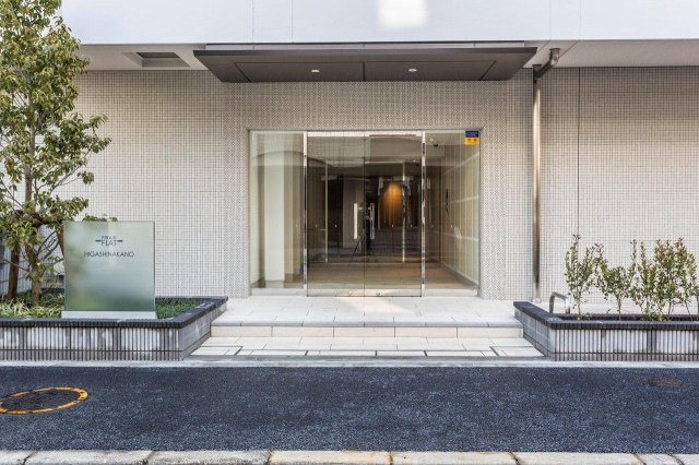 プラウドフラット東中野のエントランス|落ち着いたエントランスです
