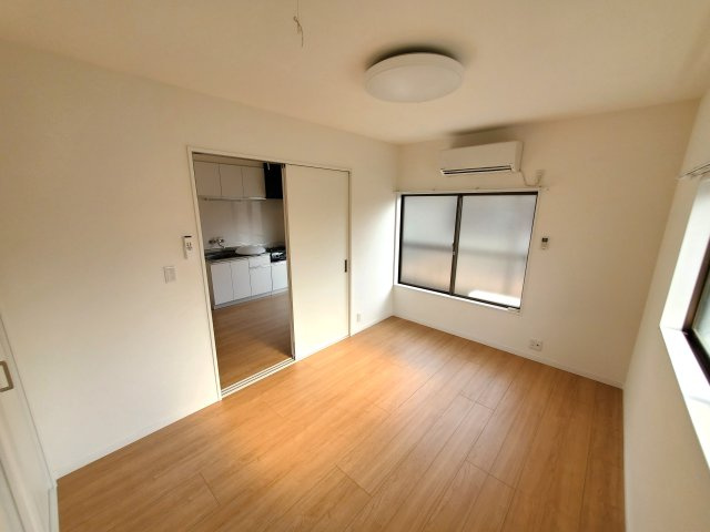 コーポ大井の洋室|明るい洋室です