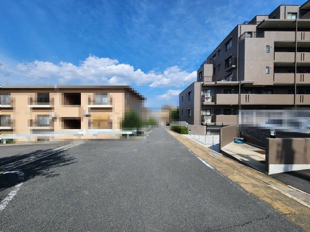サンマンションアトレ東向日の周辺|南垣内公園まで徒歩約1分。
子育て環境が整っています。