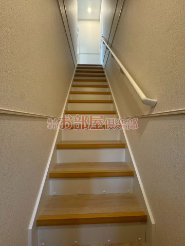 エスペラント　ノーヴァの玄関|明るい玄関です