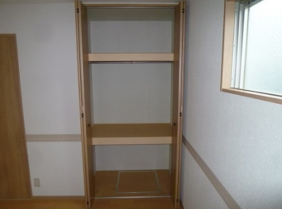 調布市国領町７丁目の賃貸マンションの収納