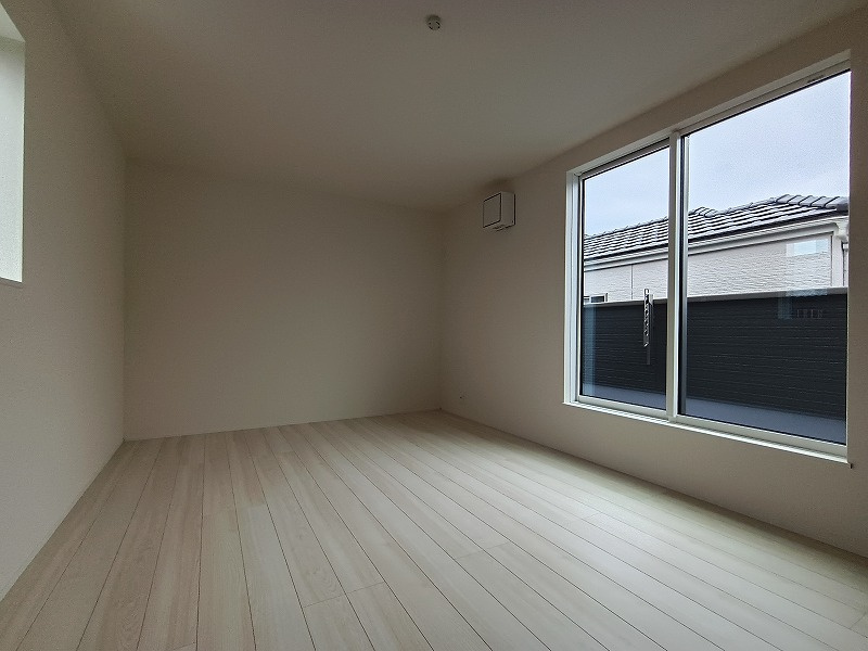 LiGNAGE NEX-G 高崎石原町01期 1号棟の洋室|現地撮影