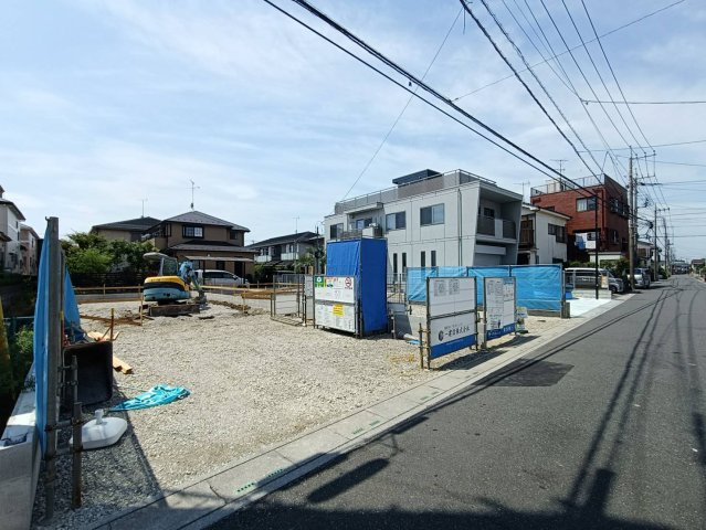 三郷市　東町　新築戸建　全2棟の前面道路含む現地写真|前面道路含む現地写真です