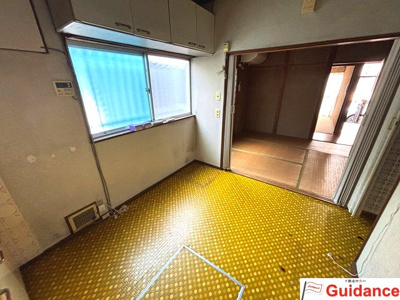 【居間・リビング】 | 小泉町中古戸建