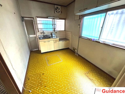 【居間・リビング】 | 小泉町中古戸建