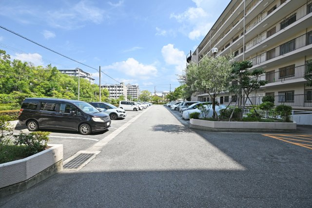 ジークレフ第2武庫川の駐車場|敷地内駐車場空き有(月額9,400円)