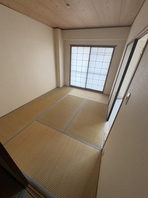 【和室】 | 千里関大前コーポラスB棟 | フローリングだけでなく、和室もあります
