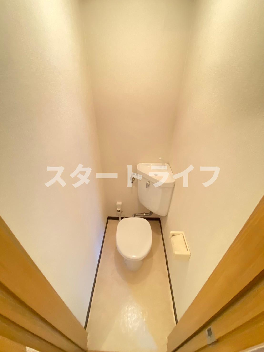 大阪市淀川区西中島４丁目の賃貸マンションのトイレ