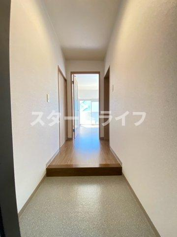 大阪市淀川区西中島４丁目の賃貸マンションの玄関