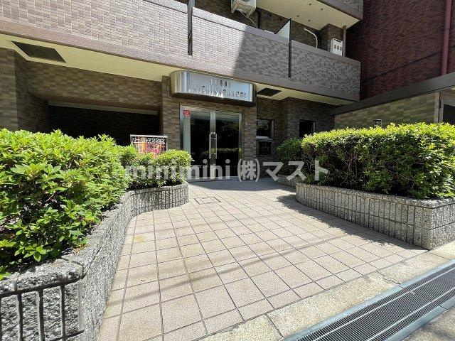 リーガル西長堀のエントランス