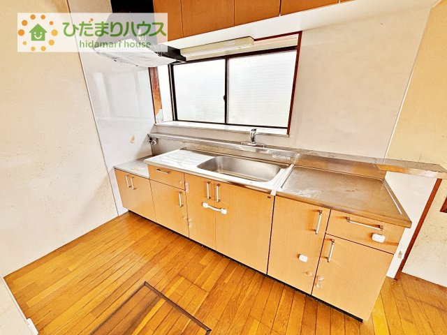 【キッチン】 | つくば市東光台1丁目　中古戸建 | キッチンには丈夫にも収納ついております♪