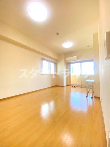 大阪市淀川区西中島２丁目の賃貸マンションの居間・リビング