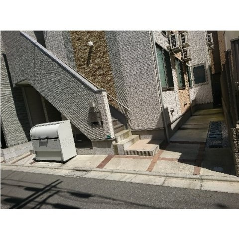 ソレイユ南長崎のエントランス