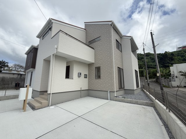 南城市大里稲嶺2期（全2棟）2号棟の外観|2号棟　駐車4台可♪