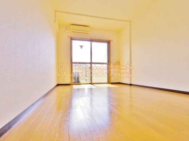カルフール上宿の居間・リビング