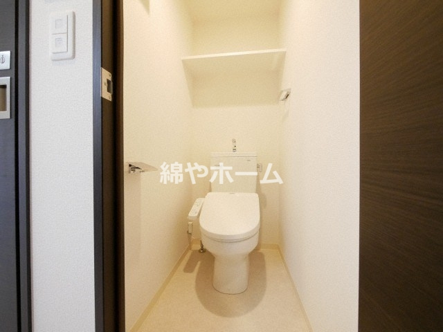 エステムコート難波サウスプレイスVIラグジーのトイレ|コンパクトで使いやすいトイレです
