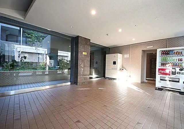 日神パレス八王子のエントランス