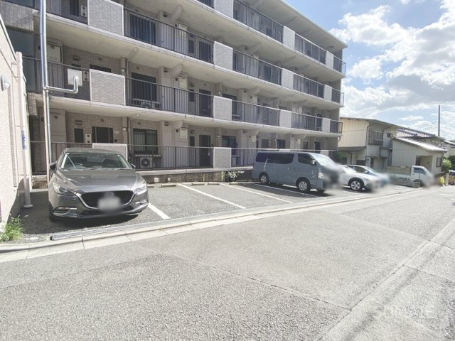 ダイヤハイツ与野の駐車場|敷地内駐車場！