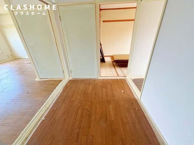 坪田ハイツ　　刈谷市近郊の賃貸はクラスホーム刈谷店の内装|クリーニング中の写真です。