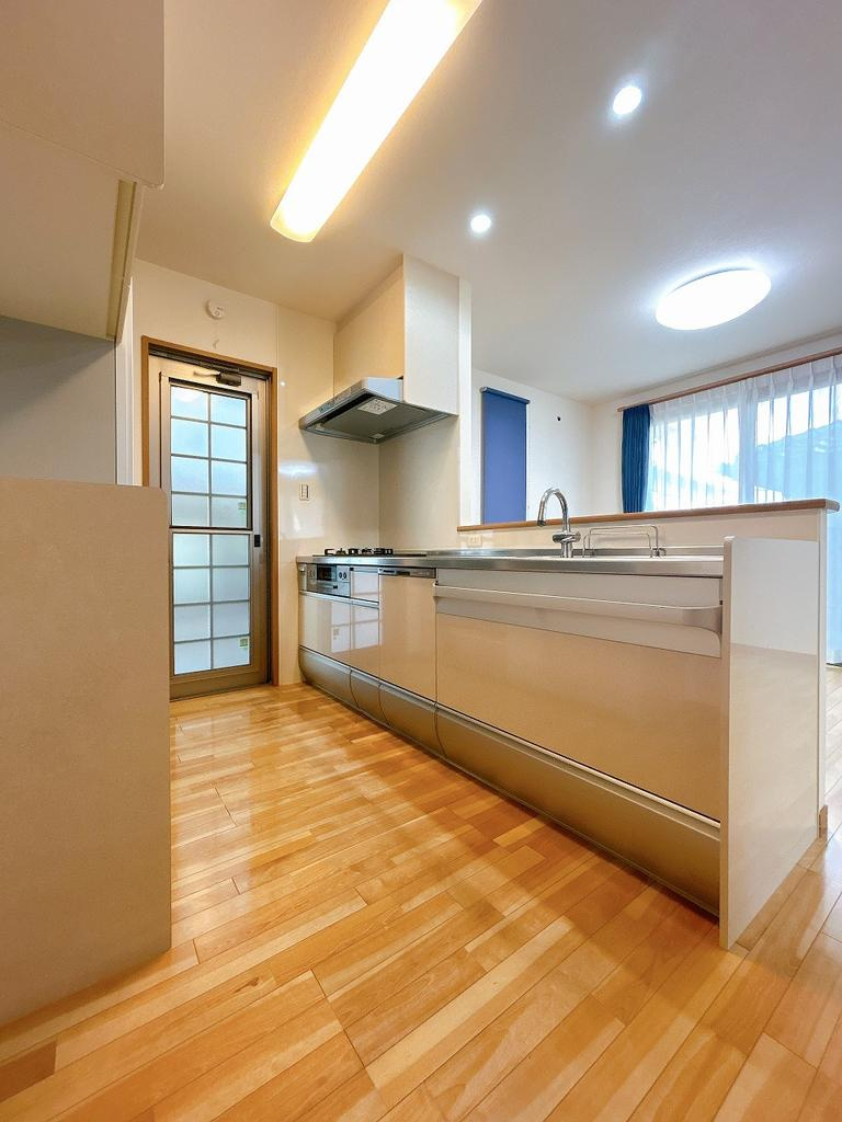 加古川市神野町石守　中古戸建のキッチン