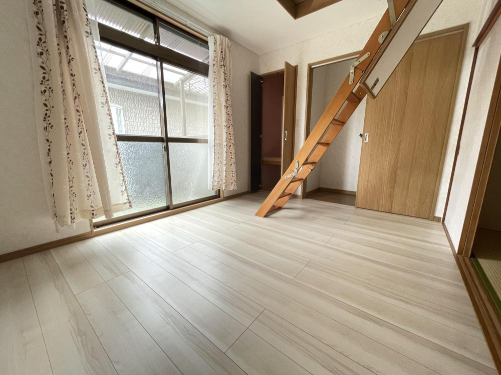 タカハタハイツの洋室