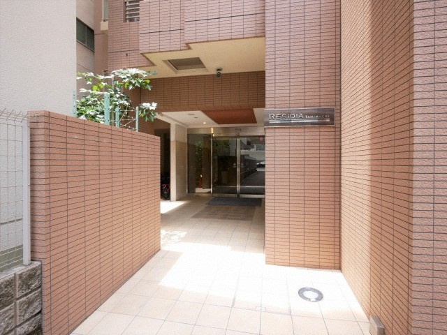 レジディア谷町のエントランス
