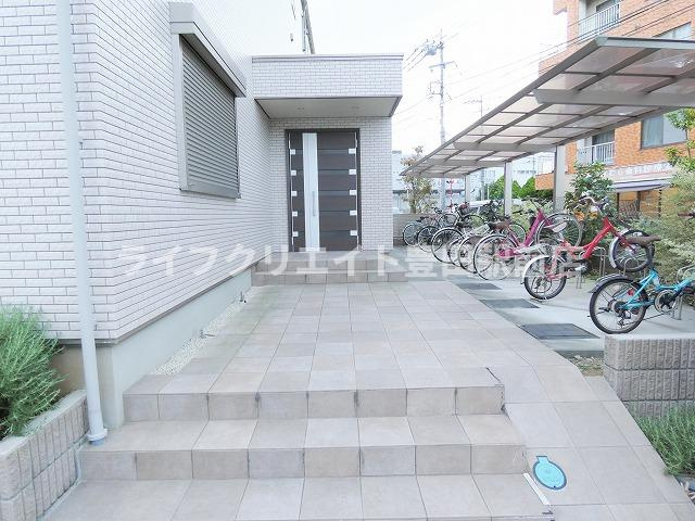 ハーモニー大坂上のエントランス
