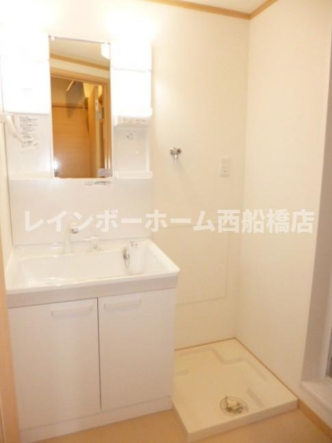 松戸市秋山２丁目のアパートの洗面所