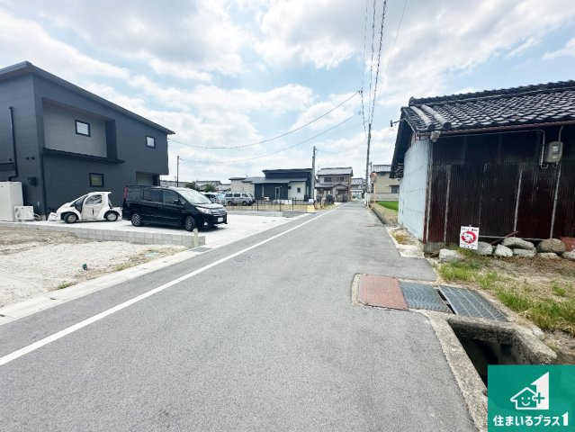 ●29(土)30(日)現地案内可能！　葛城市林堂　第4期　新築一戸建ての前面道路含む現地写真|周辺は閑静な住宅街です。前面道路もしっかりと有りますので車の出し入れも安心ですよ！