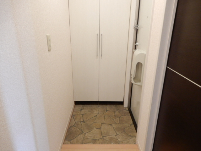 レセンテ寿の玄関