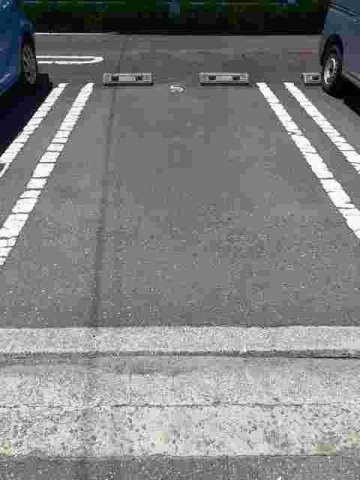 グレイスフルＡの駐車場