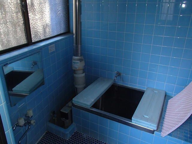 鈴木貸家Aの浴室