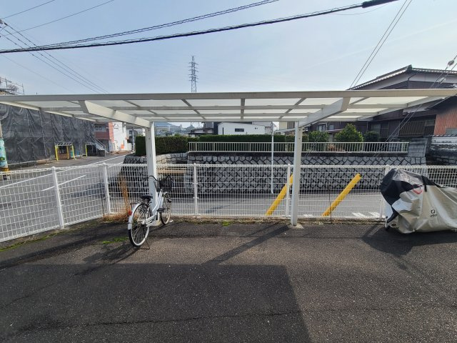 リッシュ城ケ丘Aの設備|駐輪場