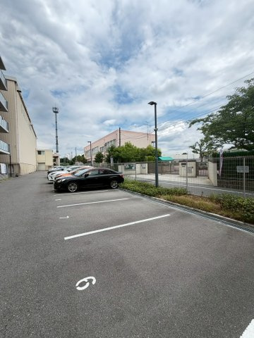 ネオコート上土室の駐車場