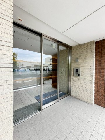 ネオコート上土室のエントランス