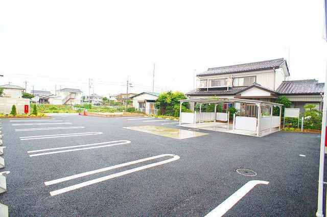 エルア　カパルＡの駐車場