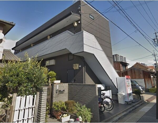 ROROナルミの外観