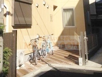 ルヴェール上荻のエントランス