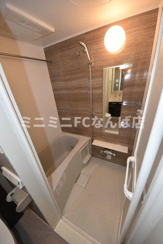ブランドール新町の浴室