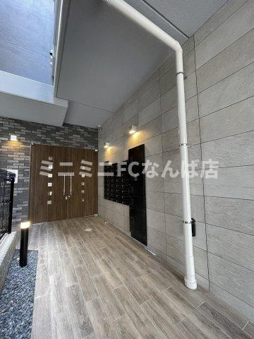 ブランドール新町のエントランス