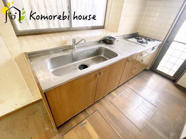 KEM上尾市上野　1期　中古戸建　のキッチン|コンパクトなキッチンで掃除もラクラク