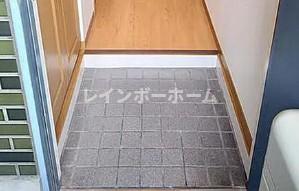 ロイヤルサニーハイツの玄関