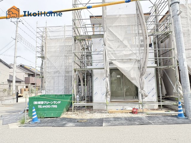 明石市大久保町松陰山手　全4棟1号棟　新築戸建の駐車場|弊社独自で毎月５組限定「人気オプション３点パック」カーポート・バルコニー・ウッドデッキを１万円で取付