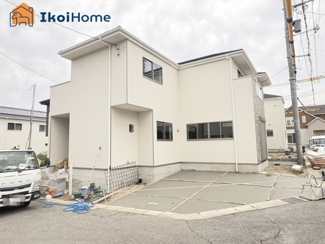 明石市大久保町松陰山手　全6棟1号棟　新築戸建の駐車場|弊社独自で毎月５組限定「人気オプション３点パック」カーポート・バルコニー・ウッドデッキを１万円で取付