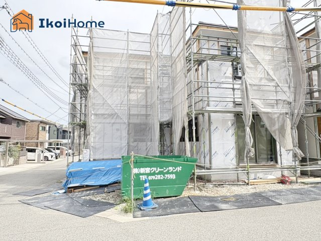 明石市大久保町松陰山手　全4棟1号棟　新築戸建のエントランス|～ご見学に関して～平日や夜間でもご案内可能。決まったお時間で身動きが取れない方も臨機応変に対応します
