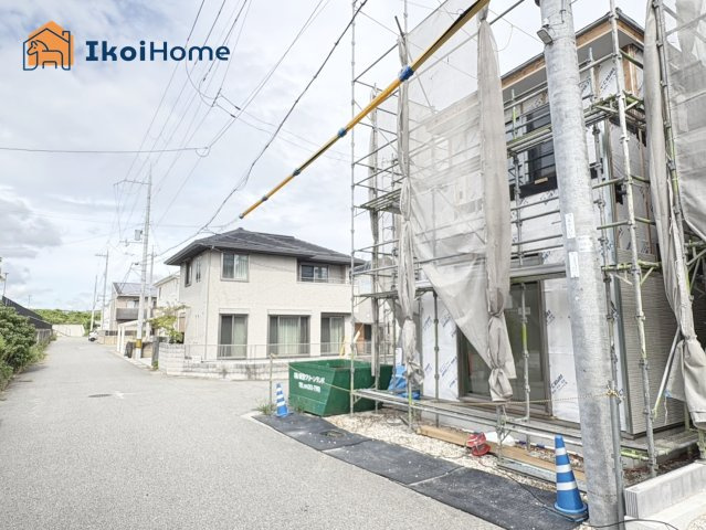 明石市大久保町松陰山手　全4棟1号棟　新築戸建の前面道路含む現地写真|●年中無休：当日予約可●西区、垂水区、明石市初。弊社は契約前に新築戸建の住宅診断を無料で行っています