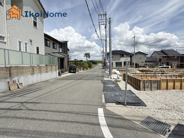 明石市大久保町松陰山手　全6棟1号棟　新築戸建の前面道路含む現地写真|●年中無休：当日予約可●西区、垂水区、明石市初。弊社は契約前に新築戸建の住宅診断を無料で行っています